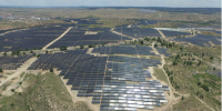 國內(nèi)首個光伏“領(lǐng)跑者”項目發(fā)電量高出常規(guī)電站20%