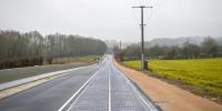 浙江建成全球承重最大太陽能道路 電動(dòng)汽車或?qū)⑦呅旭傔叧潆?/></a></div>
                                <h3><a class=