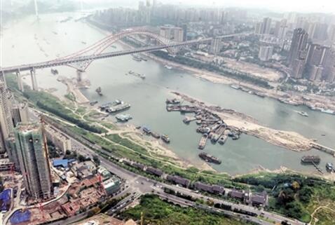 重慶環保督察組“兩江游” 岸邊排放口排放是否達標？