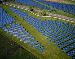 青?！澳孟隆憋L水光互補發(fā)電全球第一