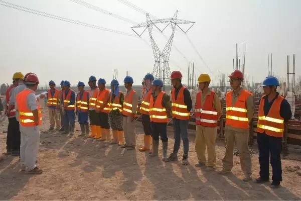 巴鐵缺電怎么辦？中國(guó)為它建造世界第二的線路！