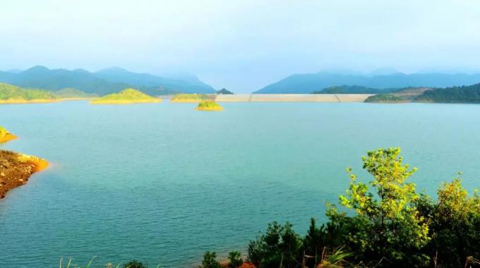 廣東惠州抽水蓄能電站（建成）  惠州抽水蓄能電站位于廣東省惠州市博羅縣，是廣東省內興建的第二座大型抽水蓄能電站，是“西電東送”的必要配套工程。