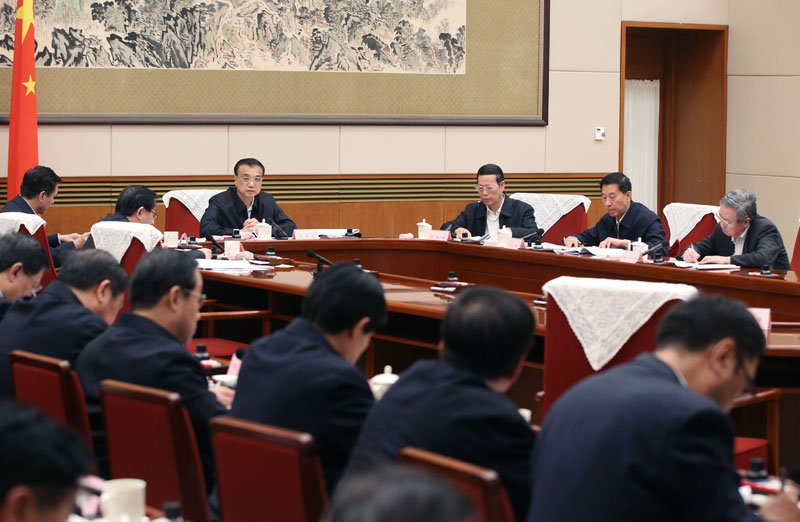 李克強:放寬配售電業務市場準入 推動建立市場決定能源價格機制